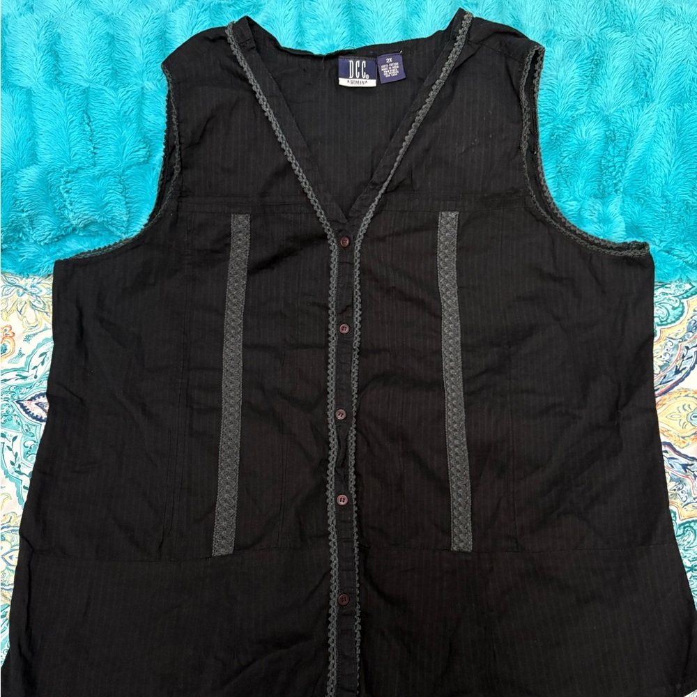 DCC Women’s Cotton Button Up Sleeveless Top